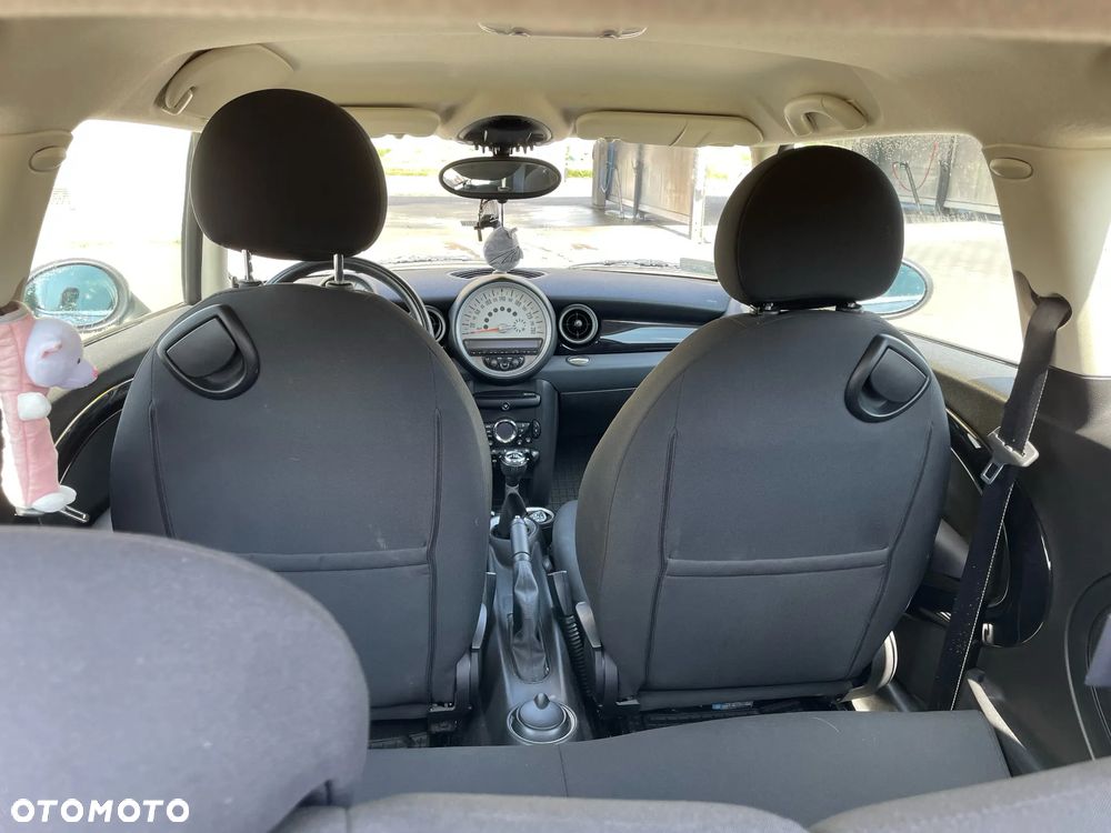 MINI Cooper Standard - 4