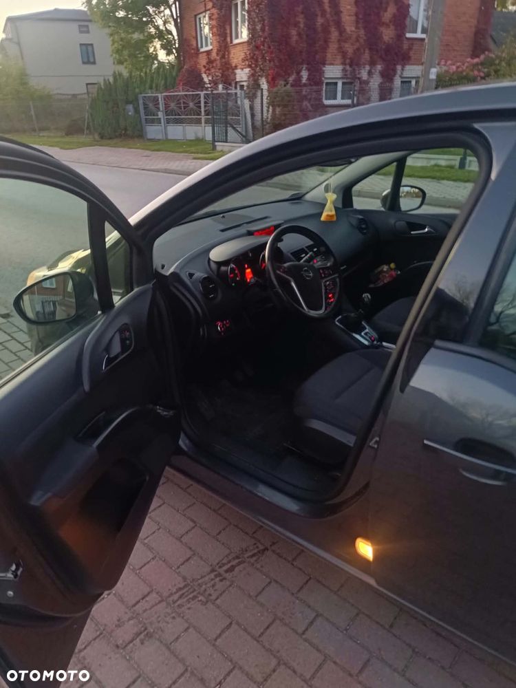 Opel Meriva - 12