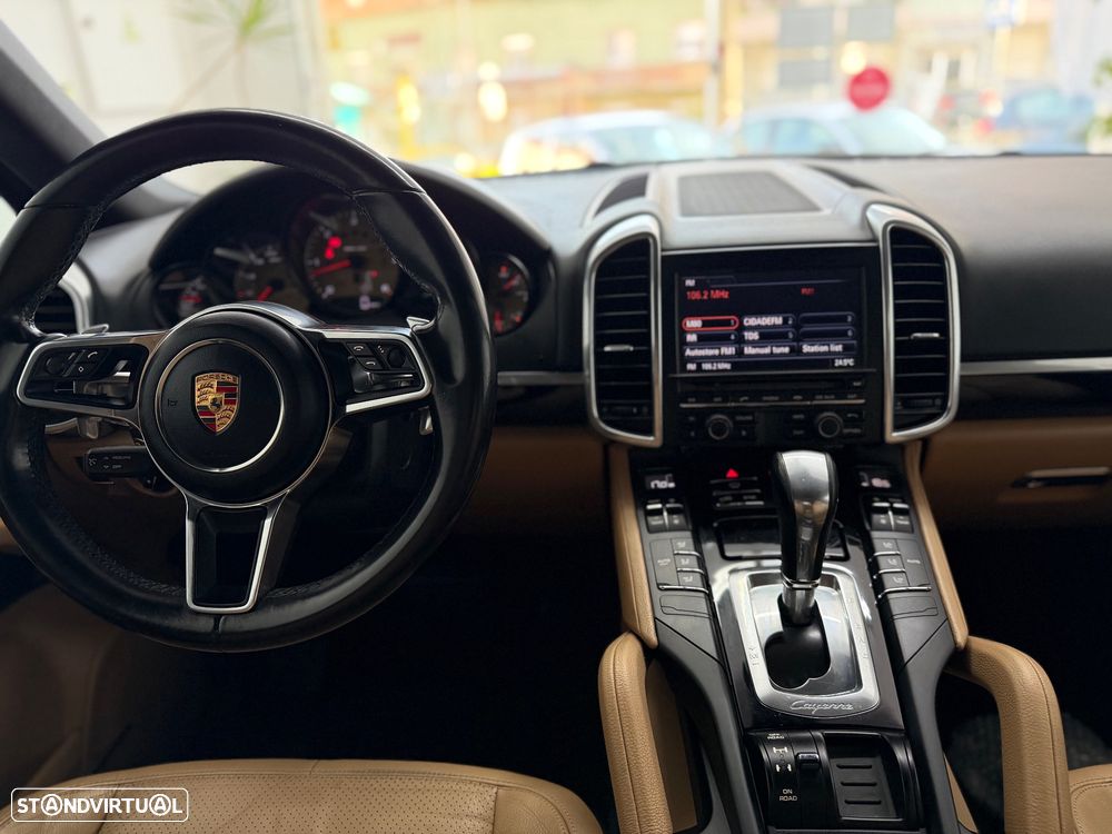 Porsche Cayenne Tiptronic S - 16