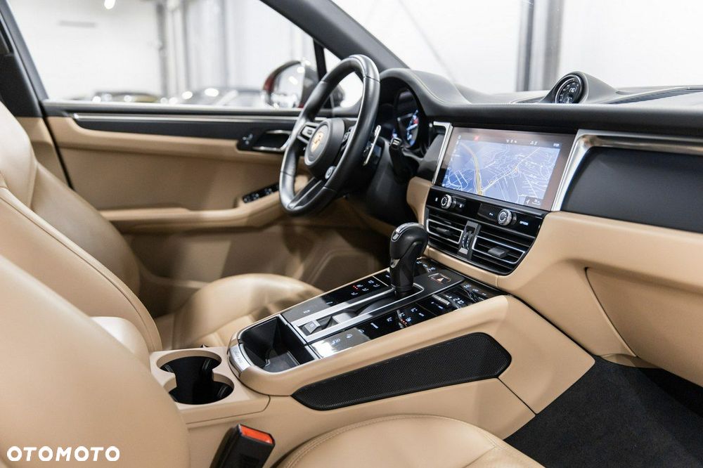 Porsche Macan - 37