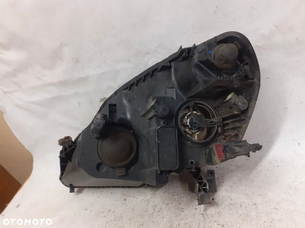 .  PRZOD PRZEDNIA LAMPA PRAWA OPEL ZAFIRA B - 3