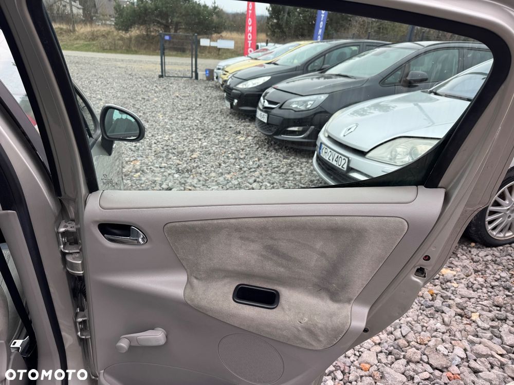 Peugeot 207 1.4 HDi Trendy - 16