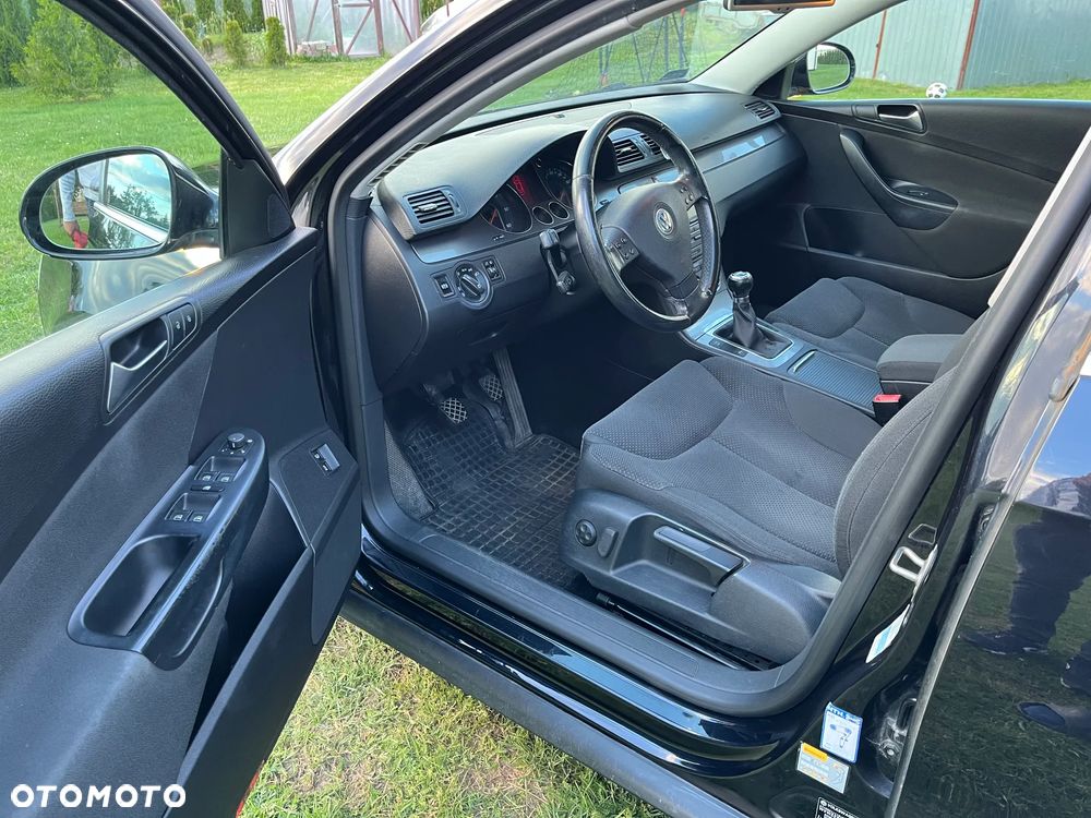 Volkswagen Passat 1.9 TDI DPF BlueMotion - 9