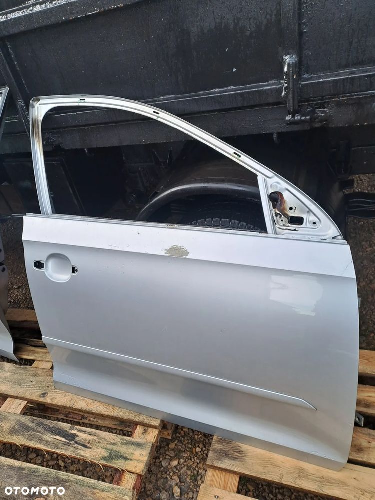 Skoda Rapid 5D HB drzwi klapa kod lakieru 9156 LA7W i inne - 11