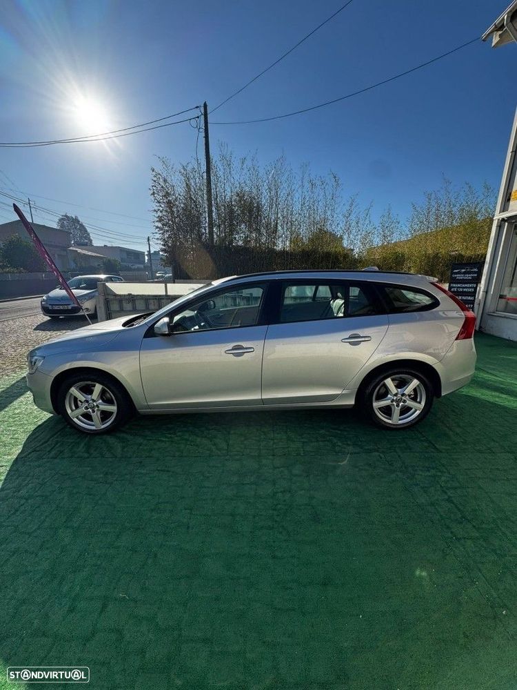 Volvo V60 1.6 D2 Drive Summum Start/Stop - 9