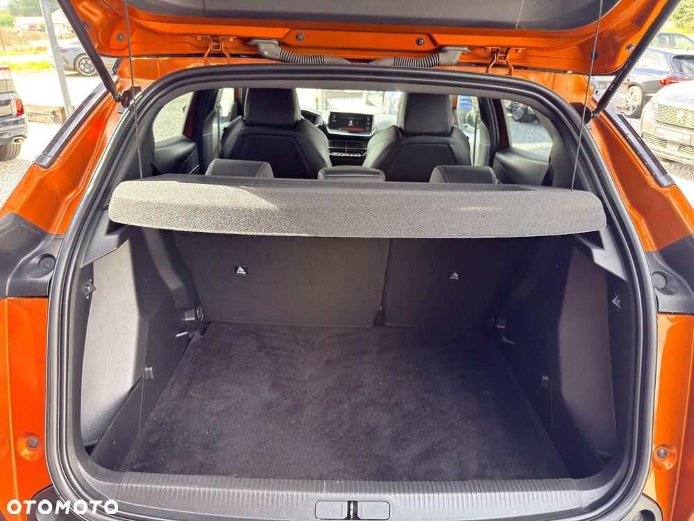 Peugeot 2008 BlueHDi 130 EAT8 GT - 14