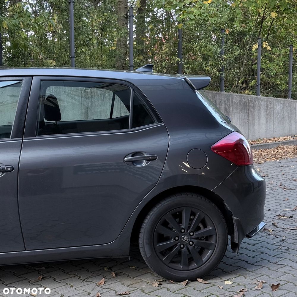 Toyota Auris 2007 photo 3
