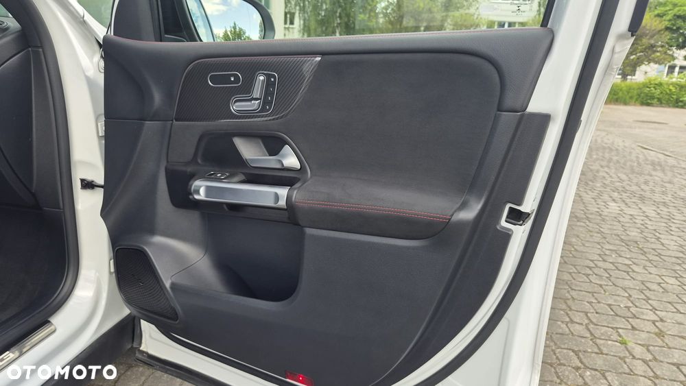 Mercedes-Benz GLB AMG 35 4-Matic - 30