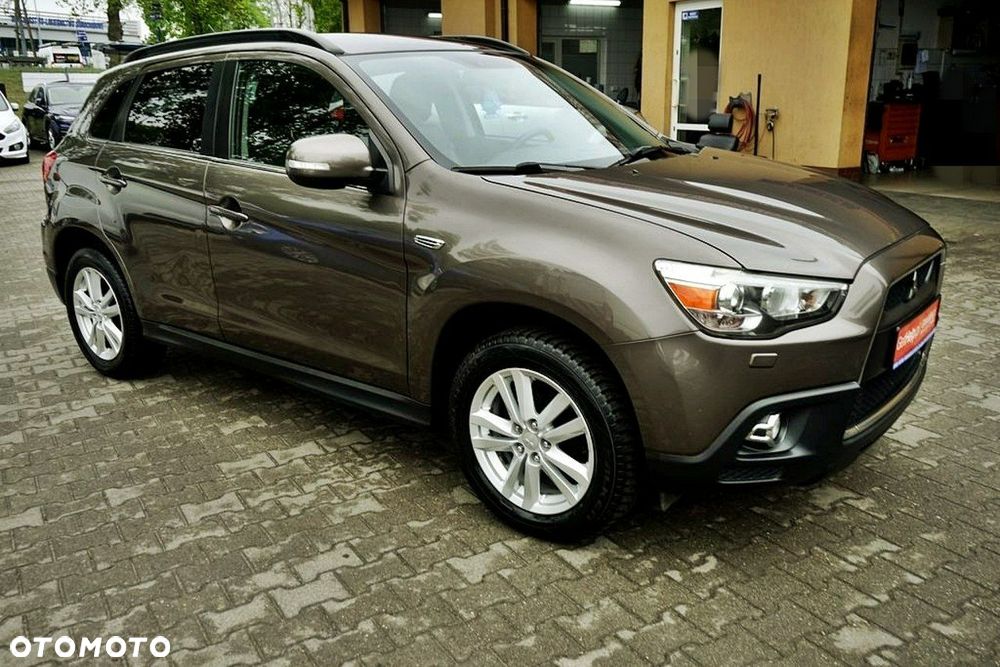 Mitsubishi ASX - 10