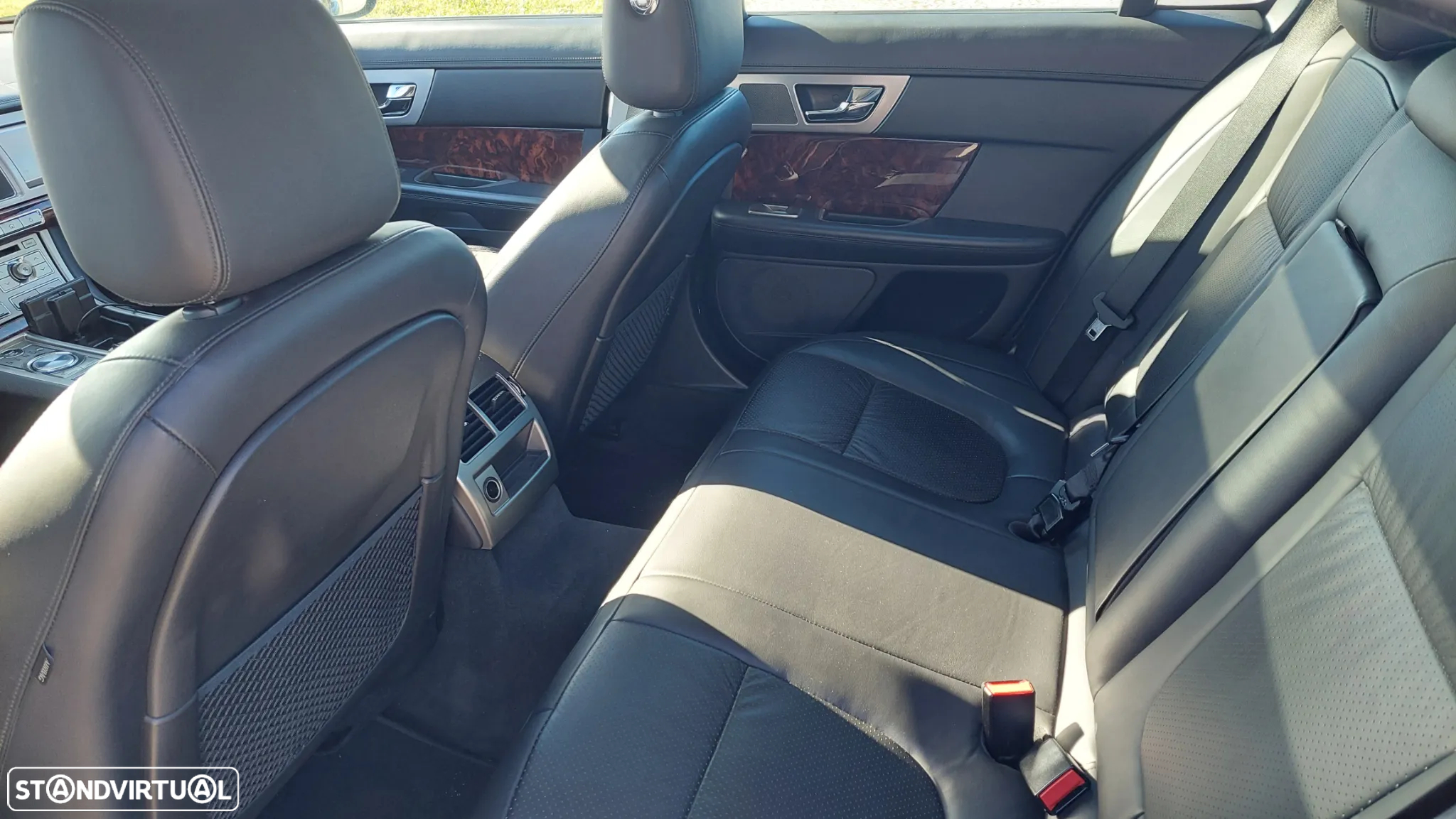 Jaguar XF 3.0 D V6 S Portfolio - 6