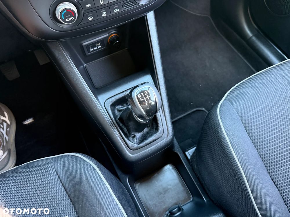 Kia Venga 1.4 CVVT Dream Team Edition - 19