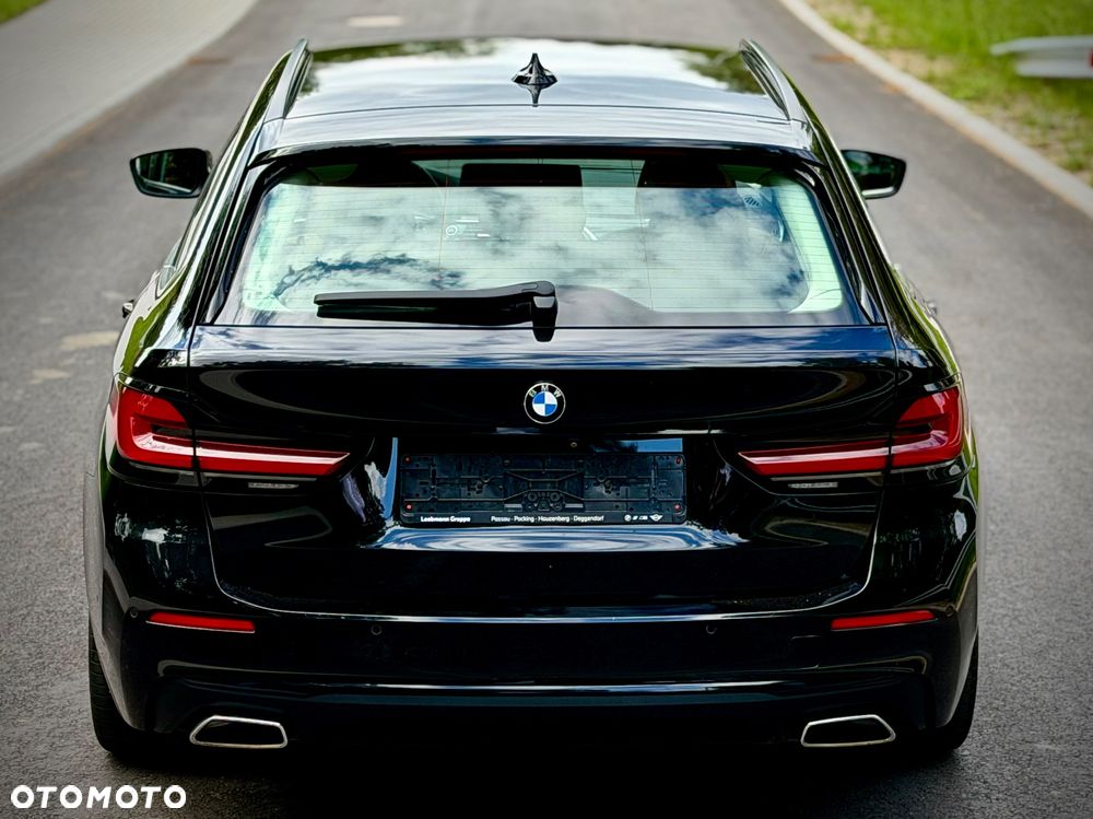 BMW Seria 5 530d xDrive - 10