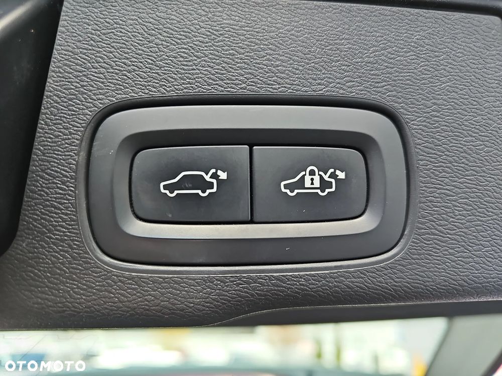 Volvo XC 60 B4 B Momentum Pro - 23