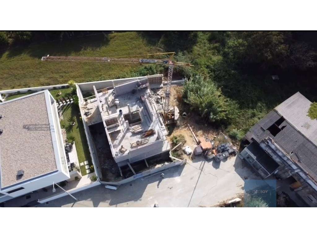 Moradia T3 de Luxo com Piscina, Elevador e 4 Frentes em Vila Nova d... - Grande imagem: 4/11