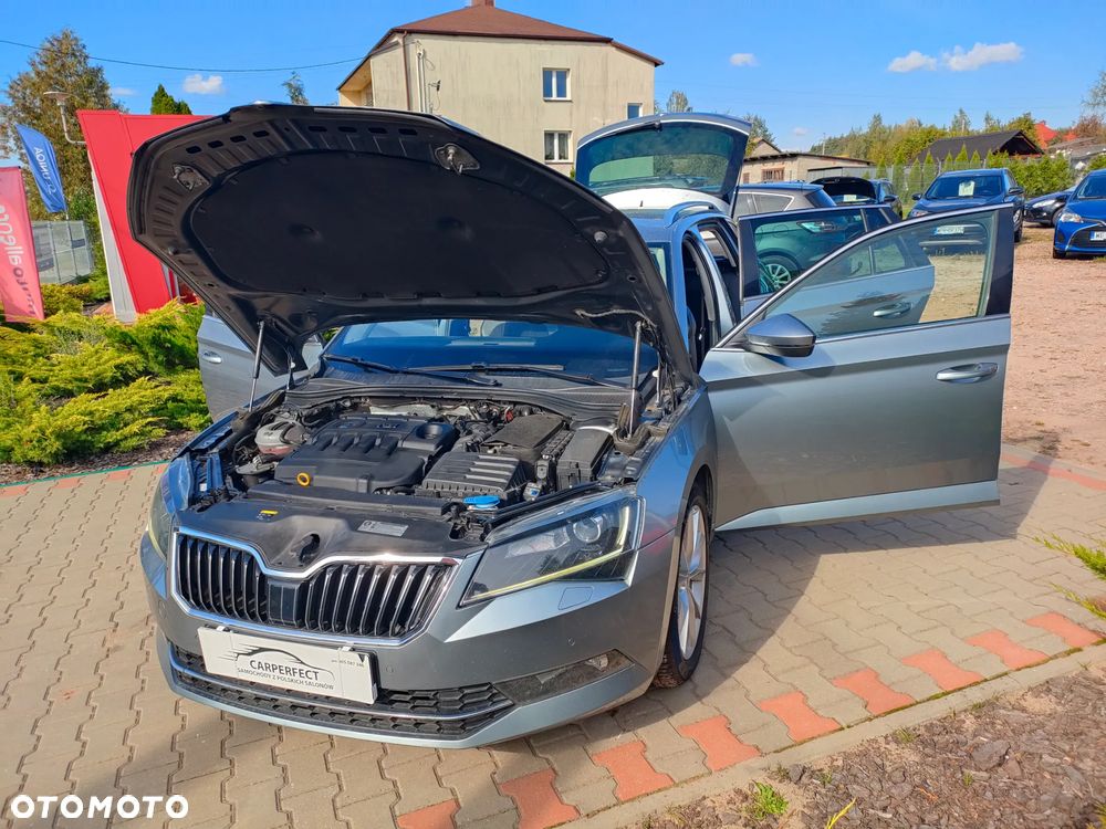 Skoda Superb 2.0 TDI DSG Premium Edition - 34