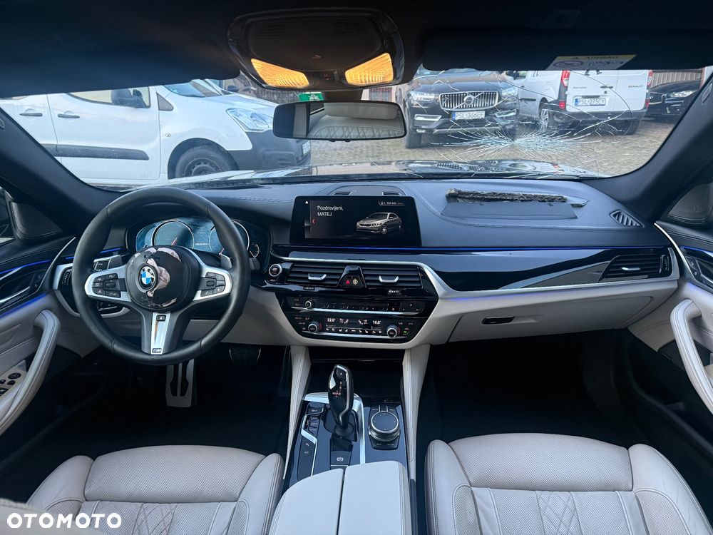 BMW Seria 5 M550i xDrive - 33
