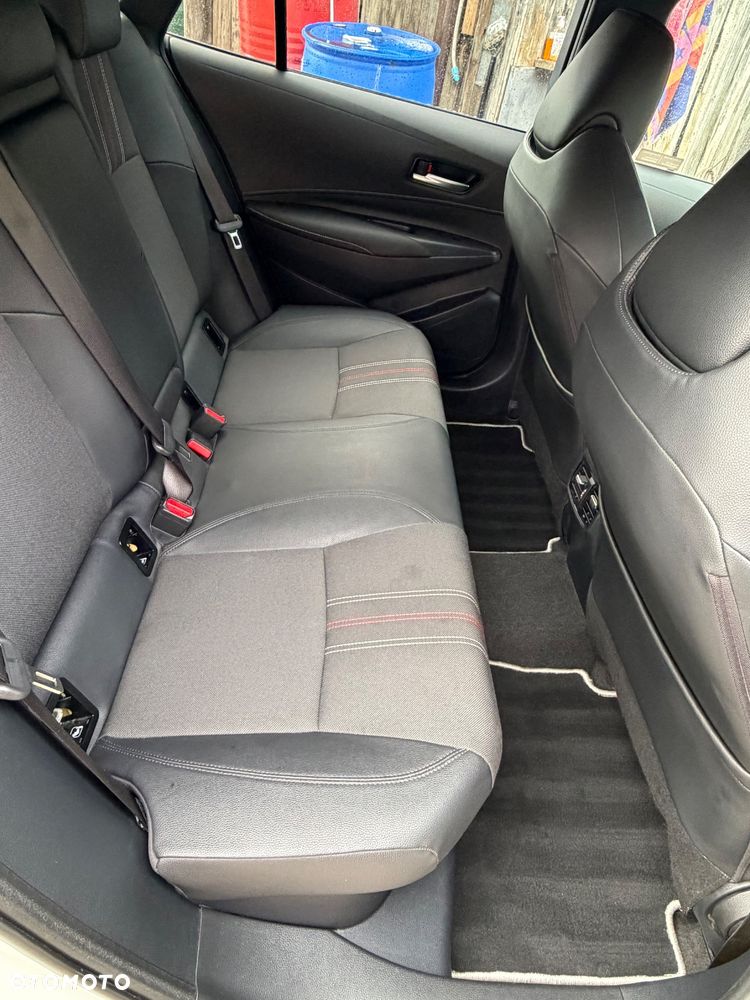 Toyota Corolla 2.0 Hybrid GR Sport - 31