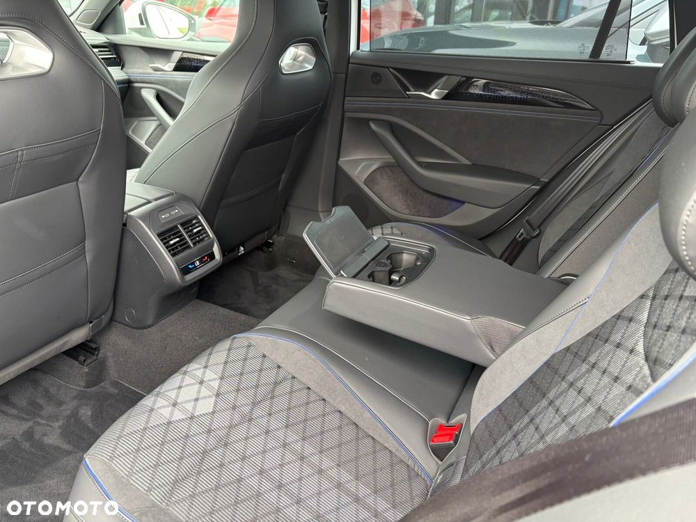 Volkswagen Passat Variant - 15