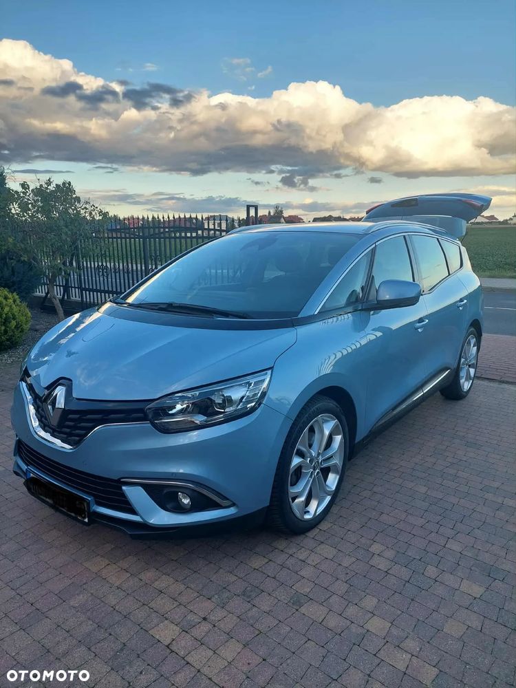 Renault Grand Scenic - 10