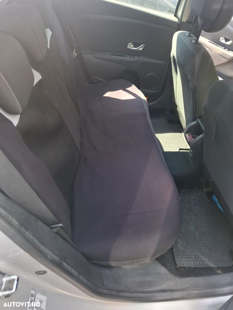 Renault Megane 1.5 dCi Authentique - 8