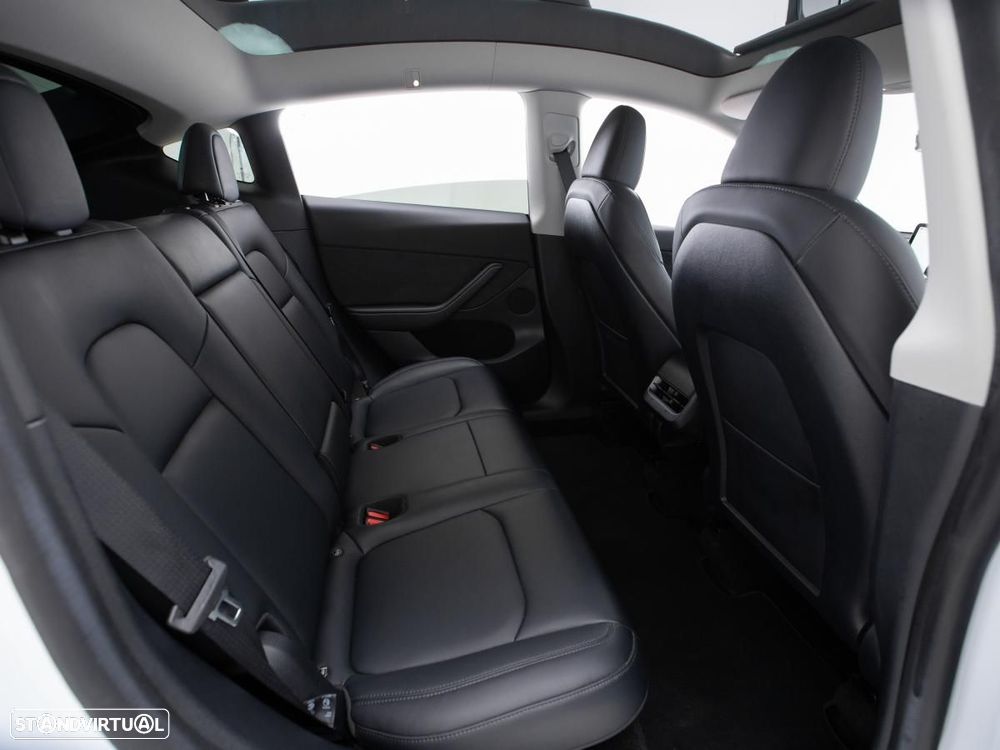Tesla Model Y RWD - 13