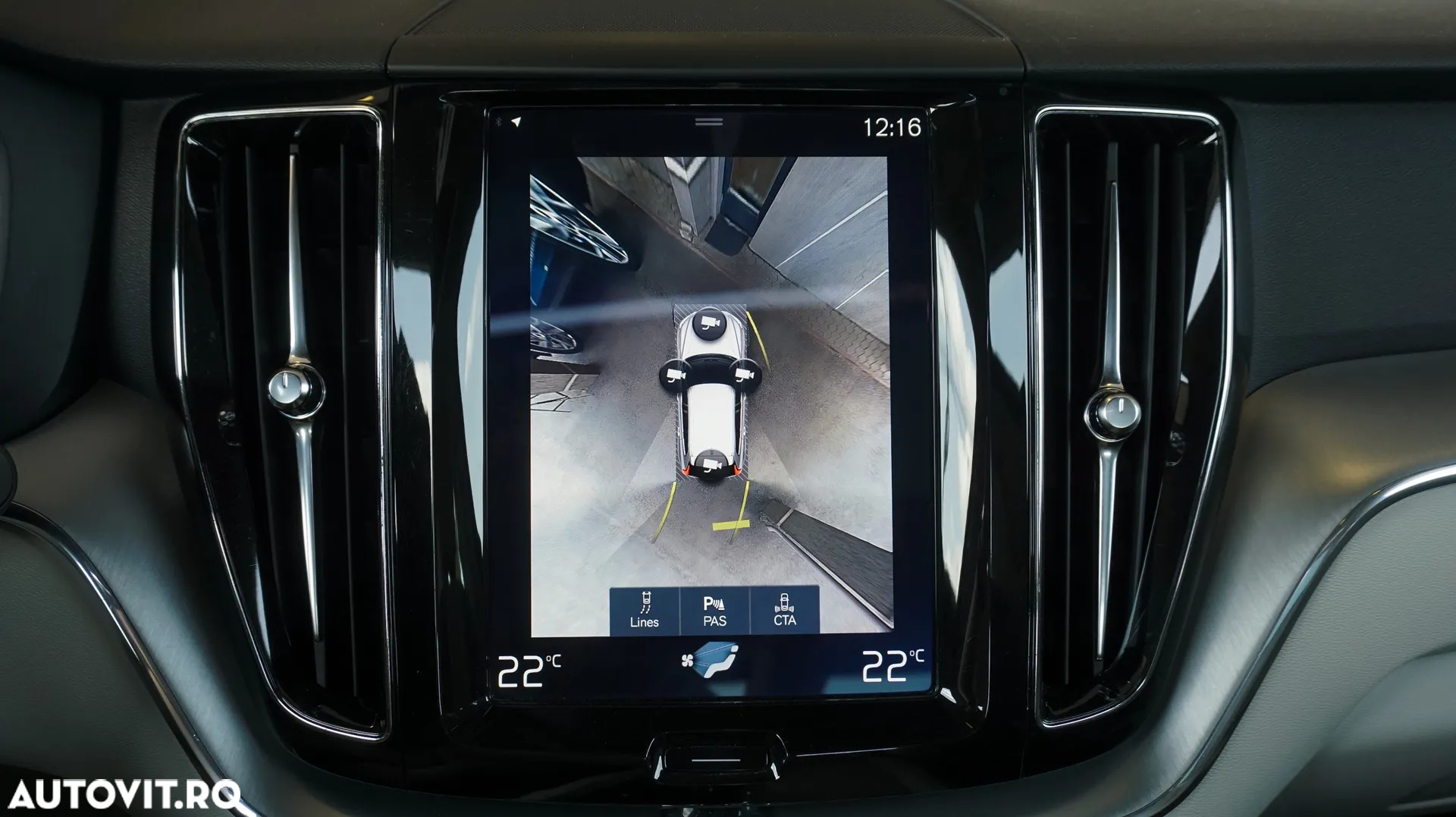 Volvo XC 60 T8 Twin Engine AWD Geartronic Momentum - 14