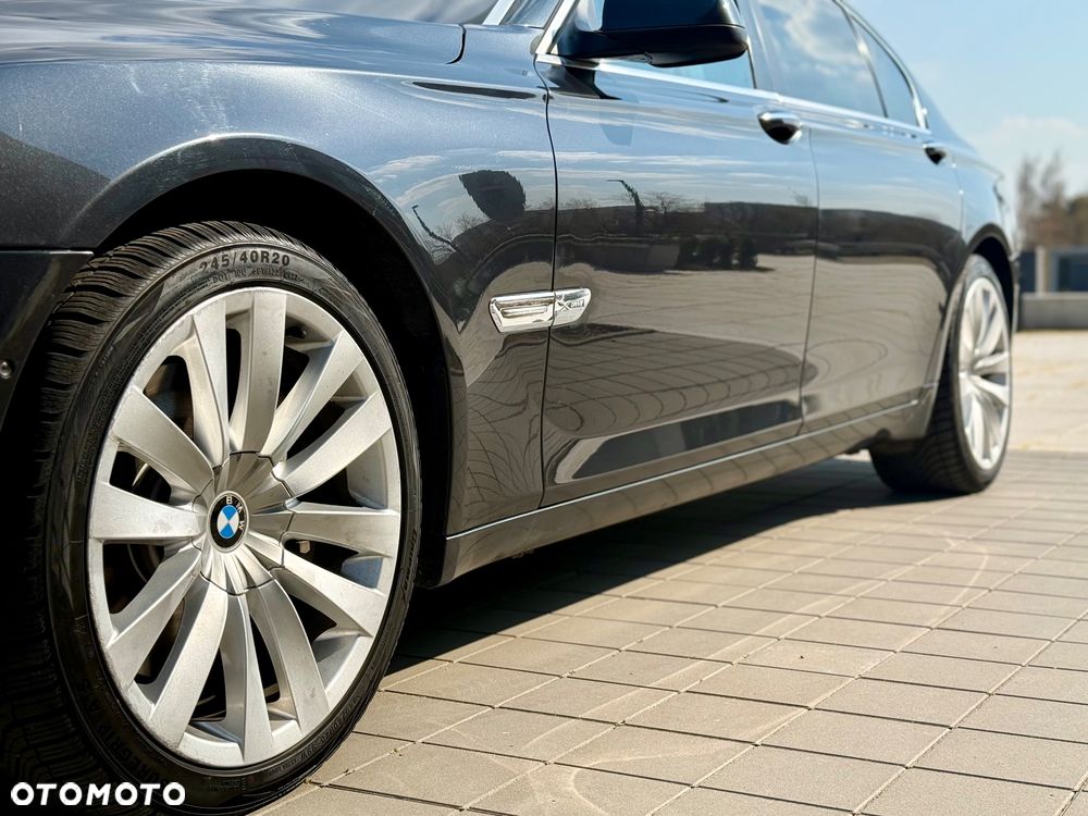 BMW Seria 7 750Li xDrive - 3