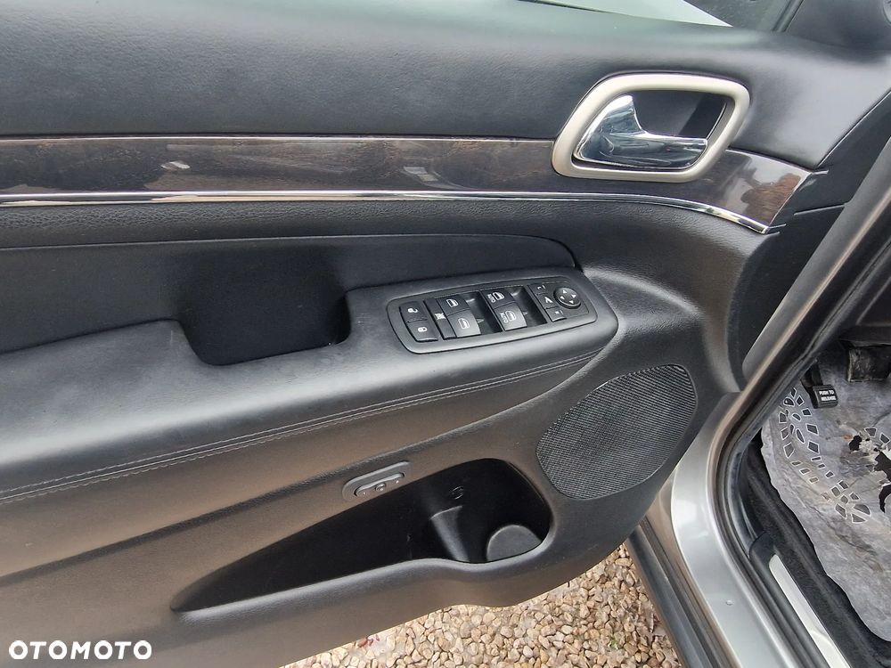 Jeep Grand Cherokee - 19