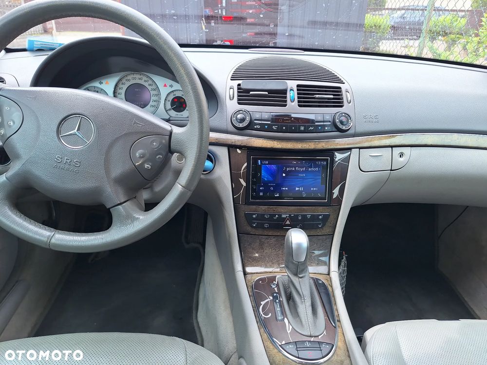 Mercedes-Benz Klasa E 320 CDI T Avantgarde - 10