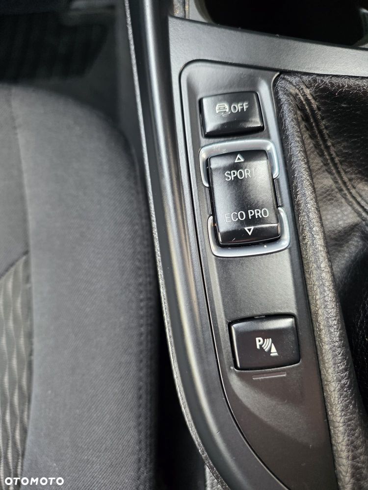 BMW Seria 1 116i - 22