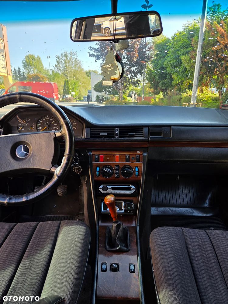 Mercedes-Benz W124 (1984-1993) - 9