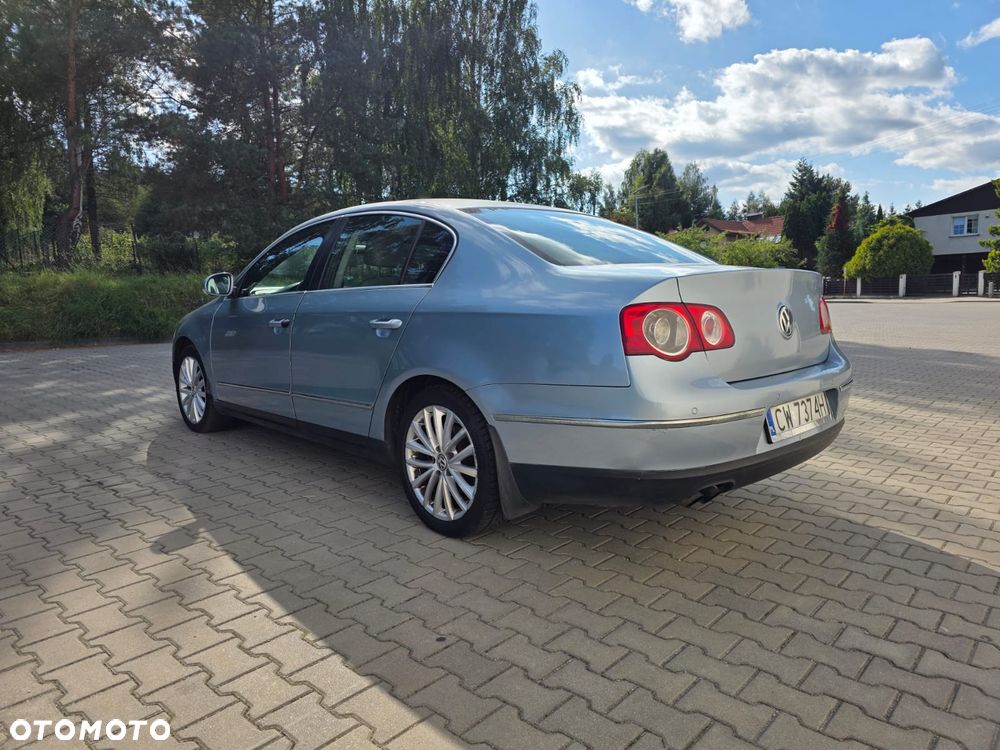 Volkswagen Passat 2.0 TDI 4Mot Highline - 9