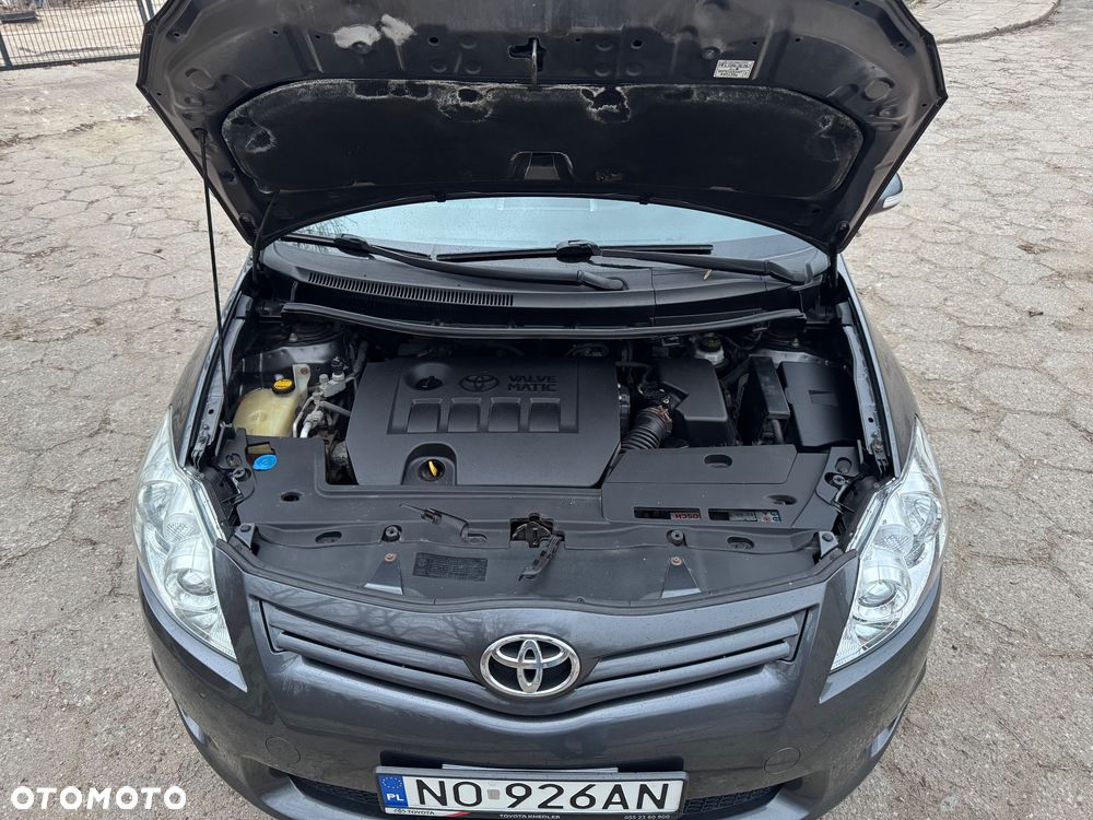 Toyota Auris 1.6 Premium - 11