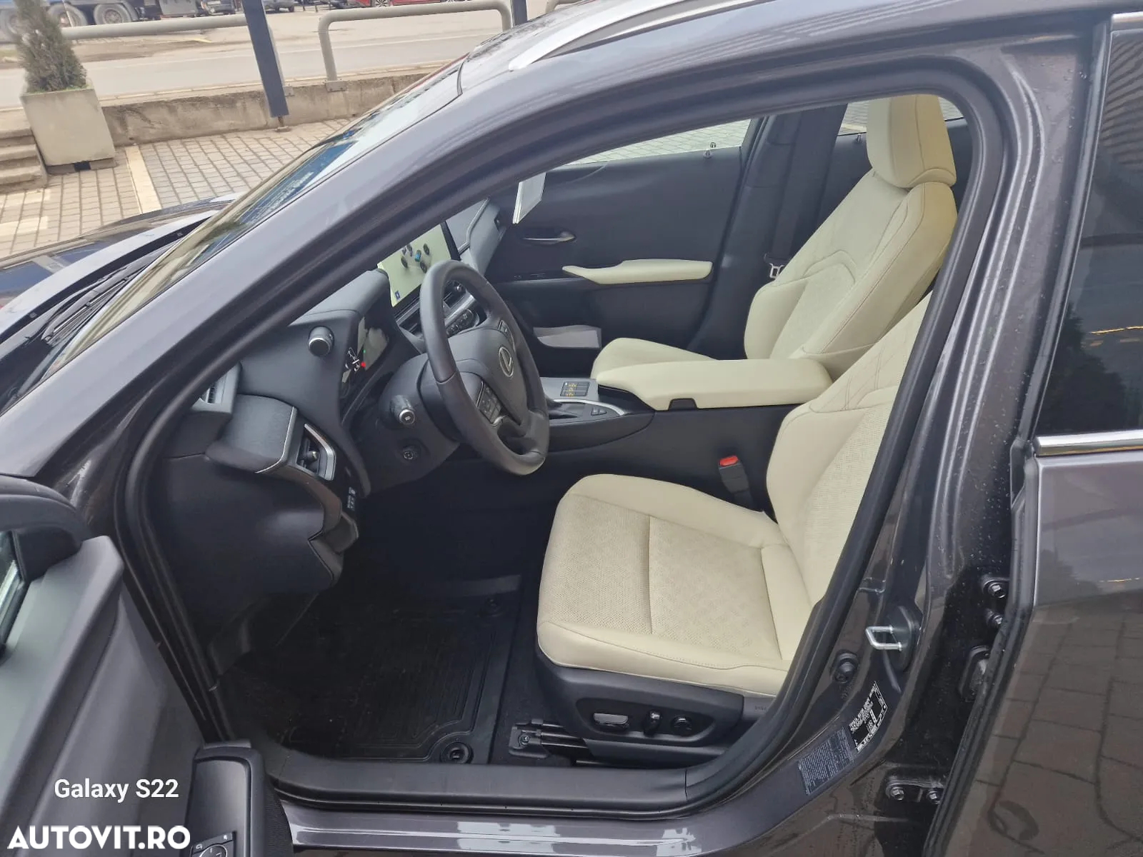 Lexus UX 250h 2.0L HEV 20H- (178 HP) 4X4 CVT Executive - 8