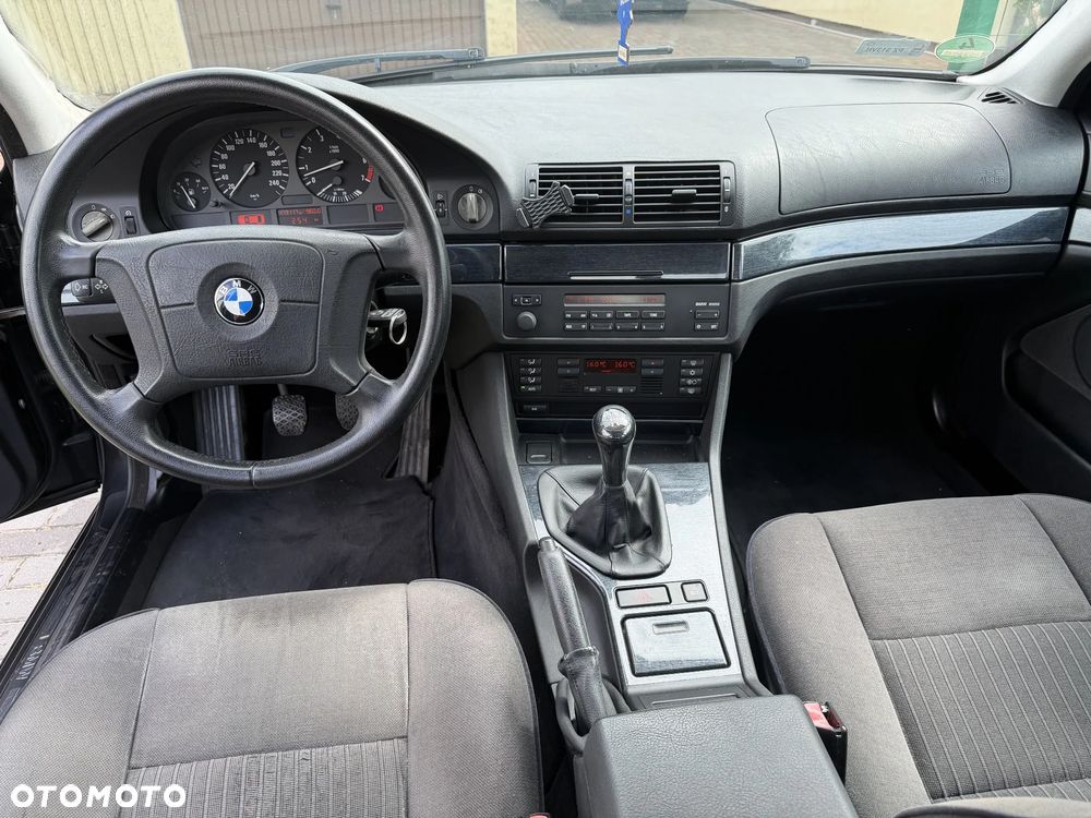 BMW Seria 5 528i - 13