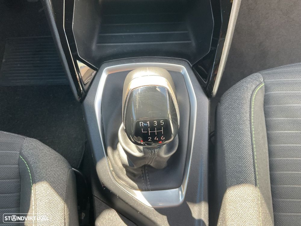 Peugeot 2008 1.2 PureTech Active Pack - 34