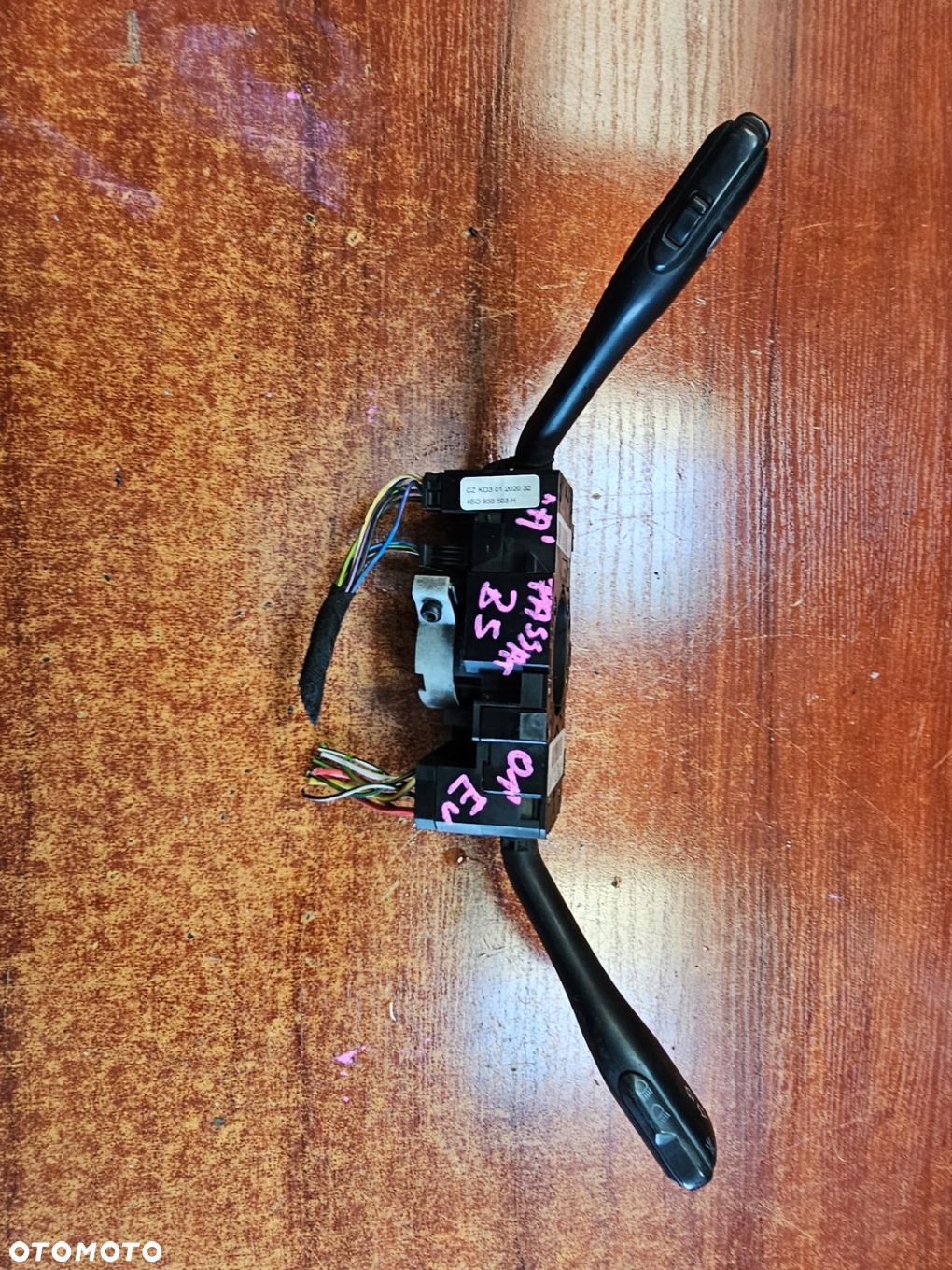 PRZEŁĄCZNIKI ZESPOLONE MANETKI POD KIEROWNICĘ VW PASSAT B5 01 FL 4B0953503H - 1