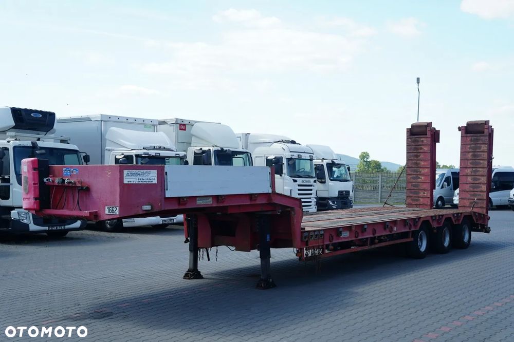 Louault / LAWETA NISKOPODWOZIOWA / ROZCIĄGANA  / 17 M / NAJAZDY HYDRAULICZNE / OŚ SKRĘTNA / 3 OSIE / - 24