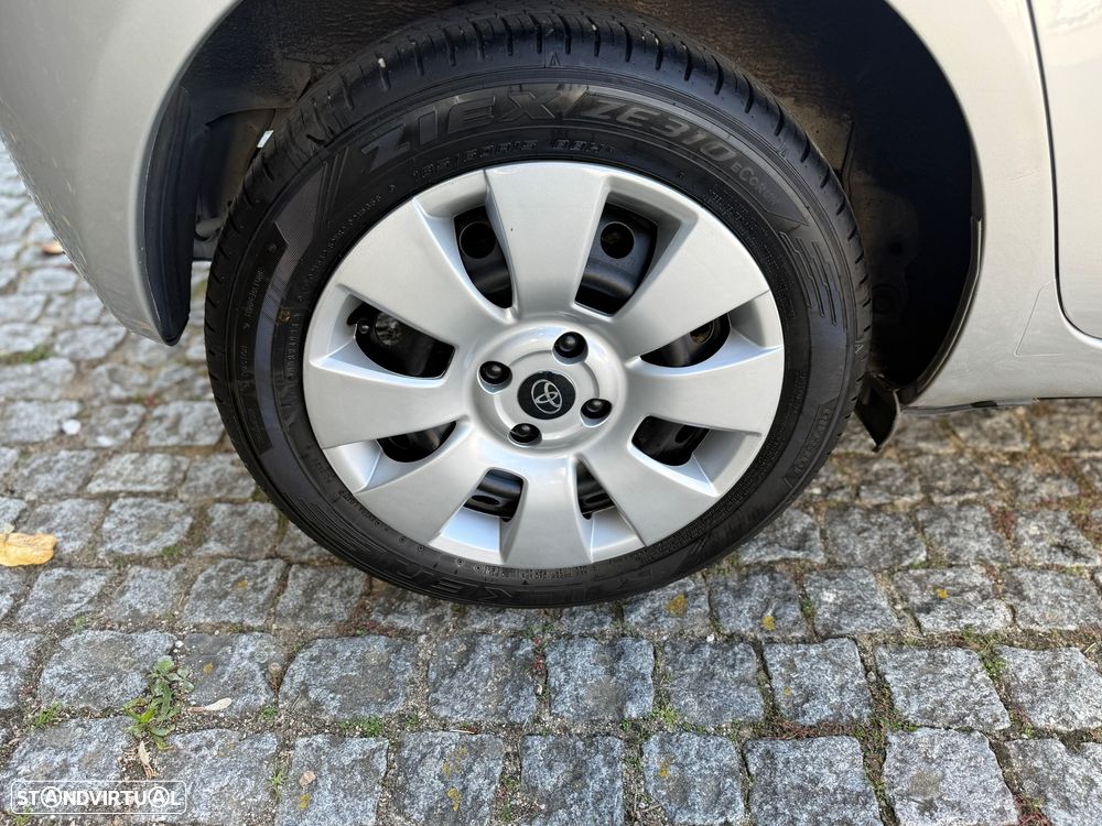 Toyota Yaris 1.0 VVT-i AC Manual+VSC - 6