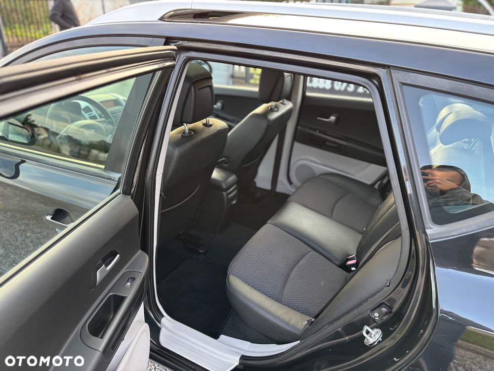 Kia Ceed - 9