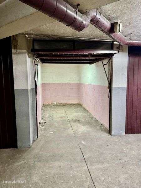 Garagem / arrumos / box fechada - Grande imagem: 5/8