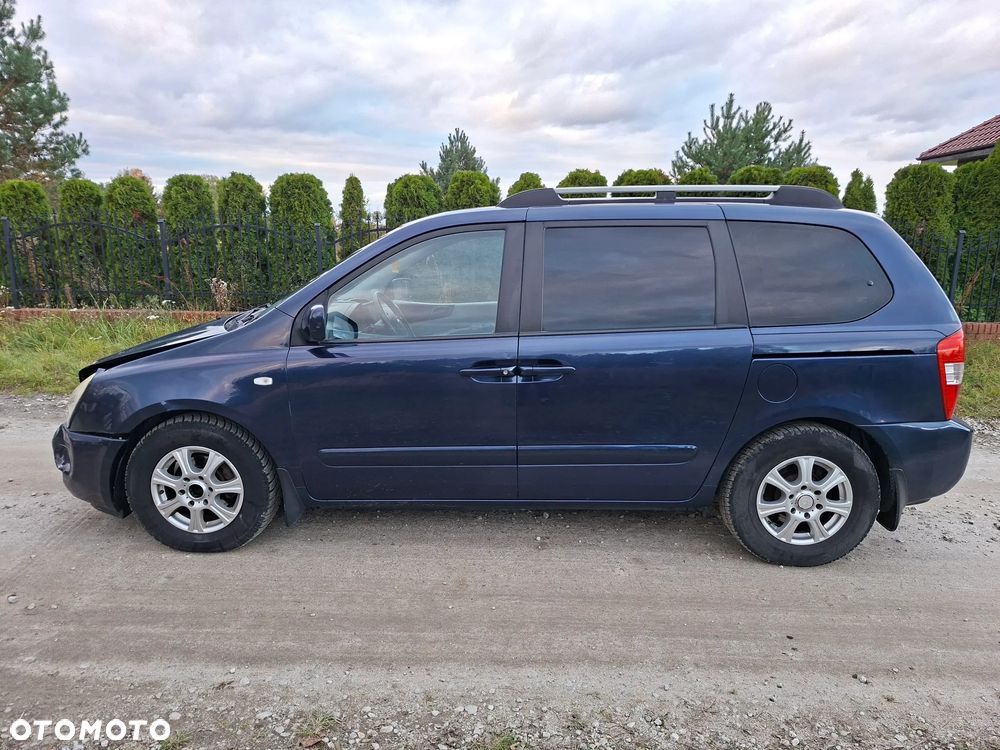 Kia Carnival - 8