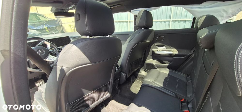 Mercedes-Benz GLA 200 AMG Line - 31