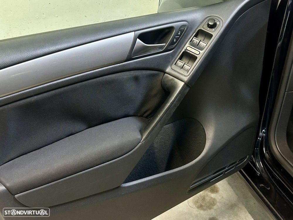 VW Golf 1.6 TDi Confortline - 29