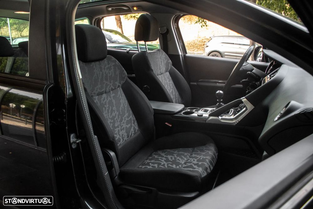 Peugeot 3008 1.6 HDi Executive - 26