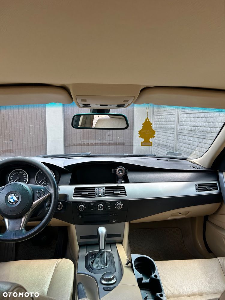 BMW Seria 5 530d Touring - 8