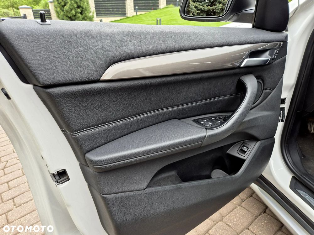 BMW X1 sDrive18d xLine - 22