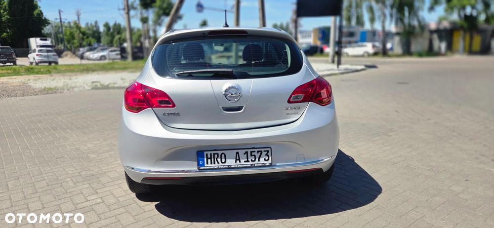 Opel Astra 1.4 111 - 12