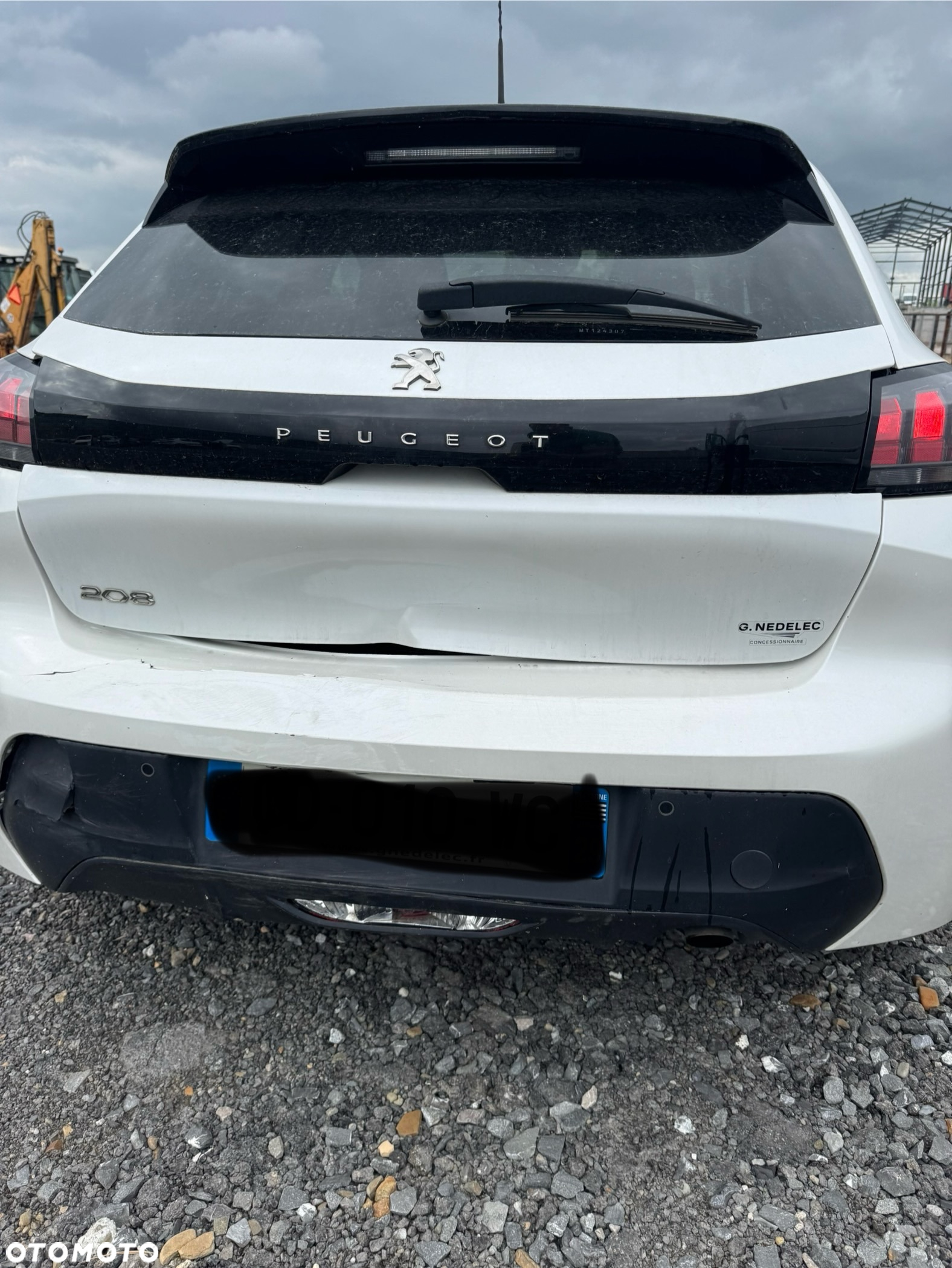 Peugeot 208 - 3