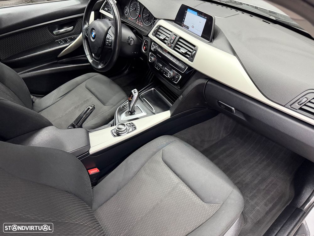 BMW 320 d Aut. Sport Line - 18